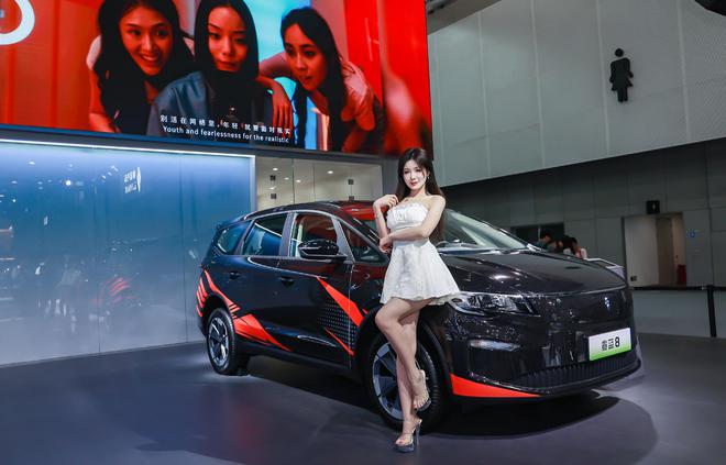 2024廣州車展睿藍(lán)汽車：活出特色用可充可換可升級應(yīng)對“卷”(圖4)