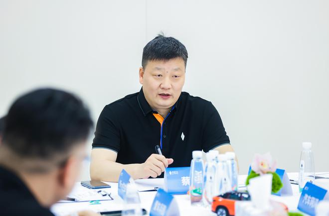 2024廣州車展睿藍(lán)汽車：活出特色用可充可換可升級應(yīng)對“卷”(圖5)