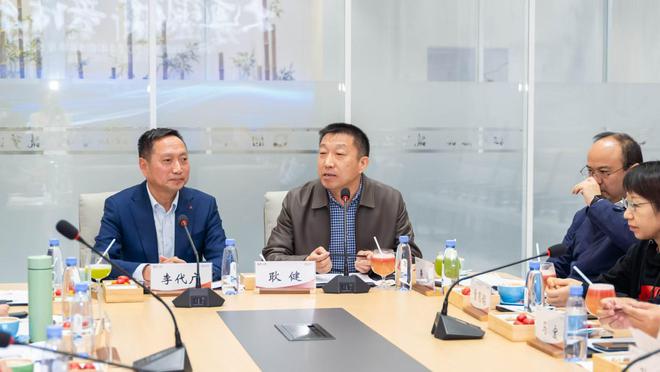 大道同行共創(chuàng)未來(lái)：海一云商集團(tuán)2024年媒體交流座談會(huì)圓滿舉行(圖7)