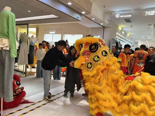 質(zhì)領(lǐng)2025·先鋒談廣州市誠(chéng)大時(shí)裝廣場(chǎng)總經(jīng)理連健文：“原創(chuàng)原產(chǎn)”打造十三行時(shí)尚新地標(biāo)(圖4)